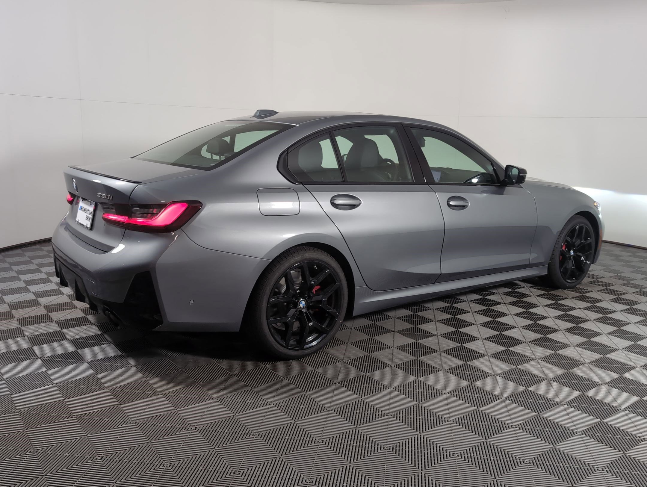 Used 2026 BMW 330i Sedan w/ M Sport Package image 7