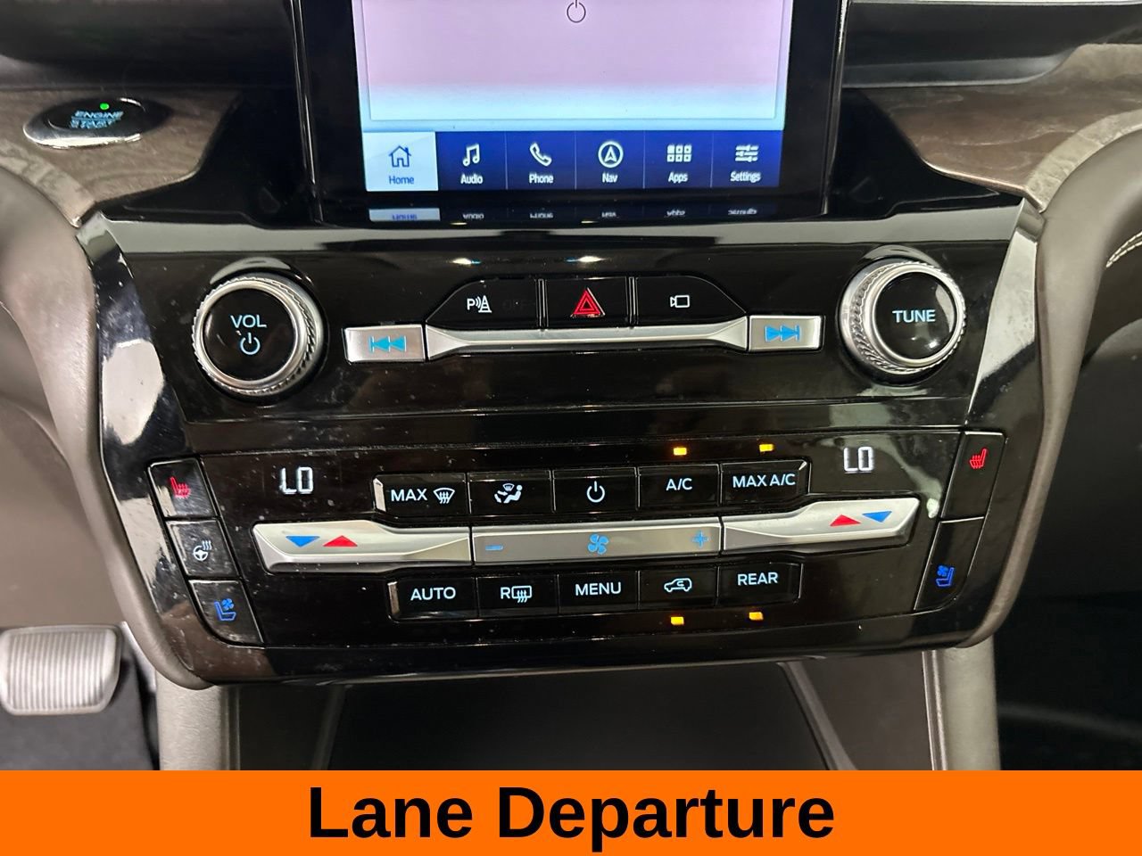Used 2021 Ford Explorer Platinum w/ Equipment Group 601A AWD/4WD image 23