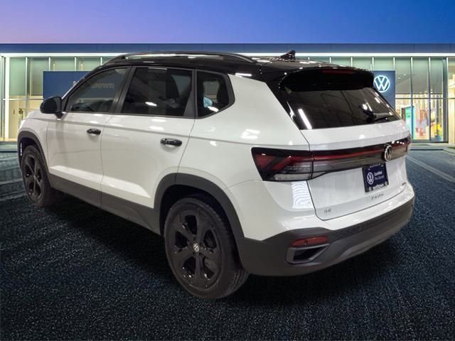 Used 2025 Volkswagen Taos SE image 16