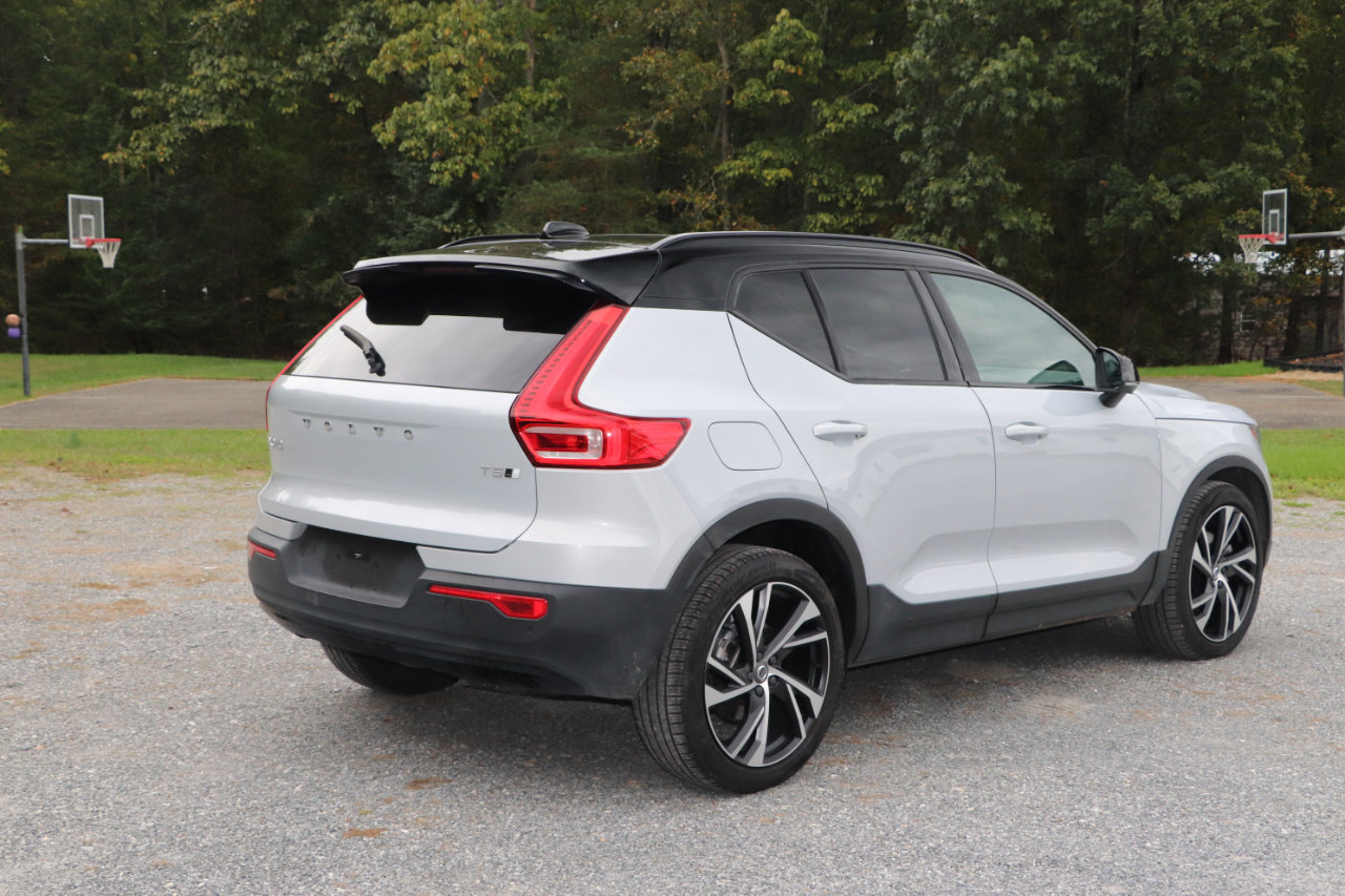 Used 2021 Volvo XC40 T5 R-Design w/ Advanced Package image 3