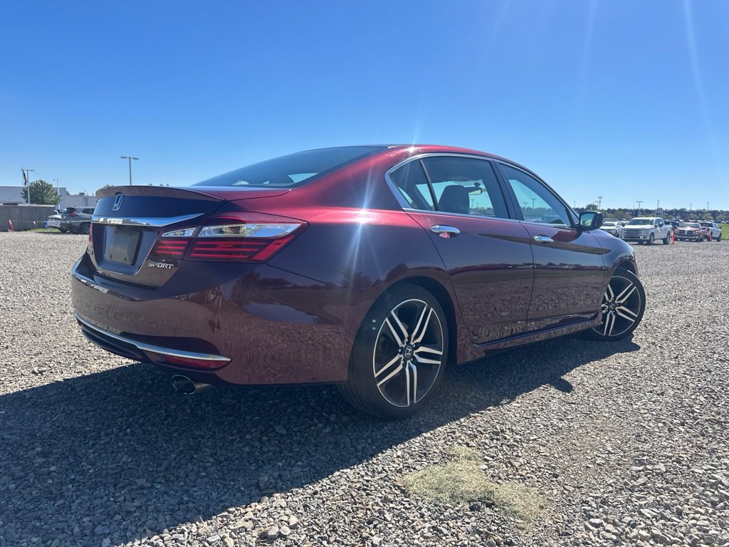 Used 2016 Honda Accord Sport image 9