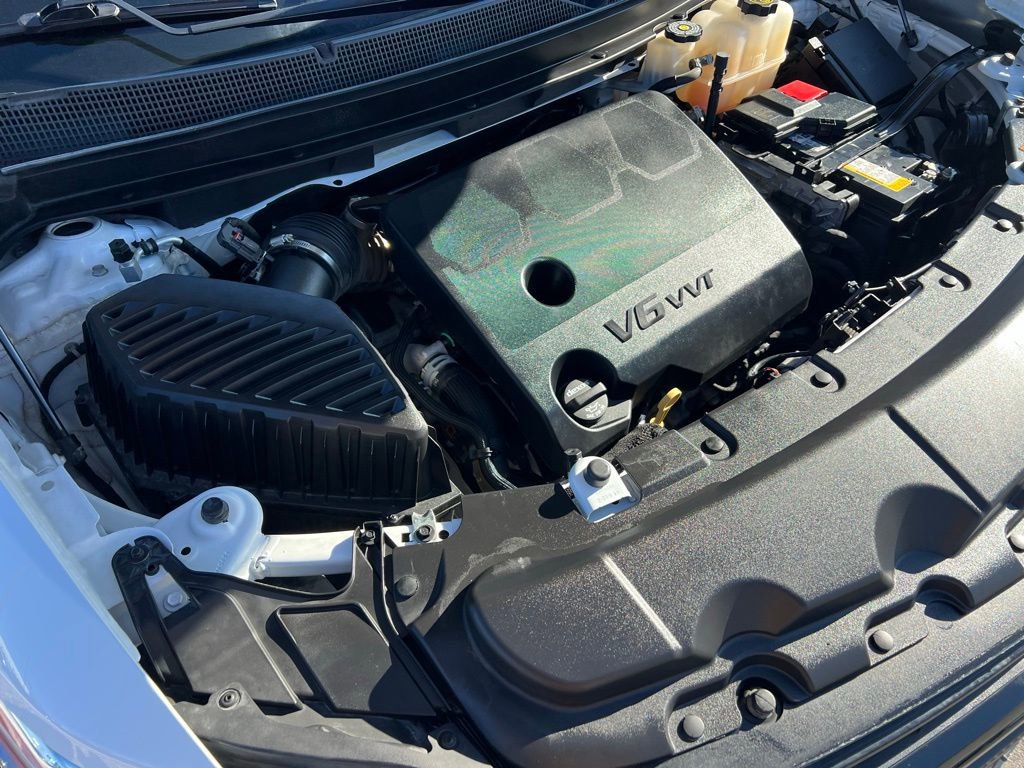 Used 2021 Chevrolet Traverse LT w/ LPO, Blackout Package image 44