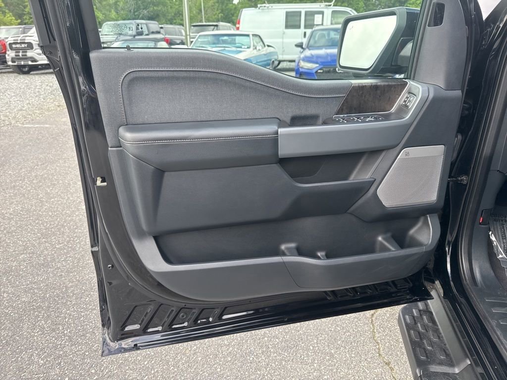 Used 2023 Ford F150 Lightning Lariat image 25