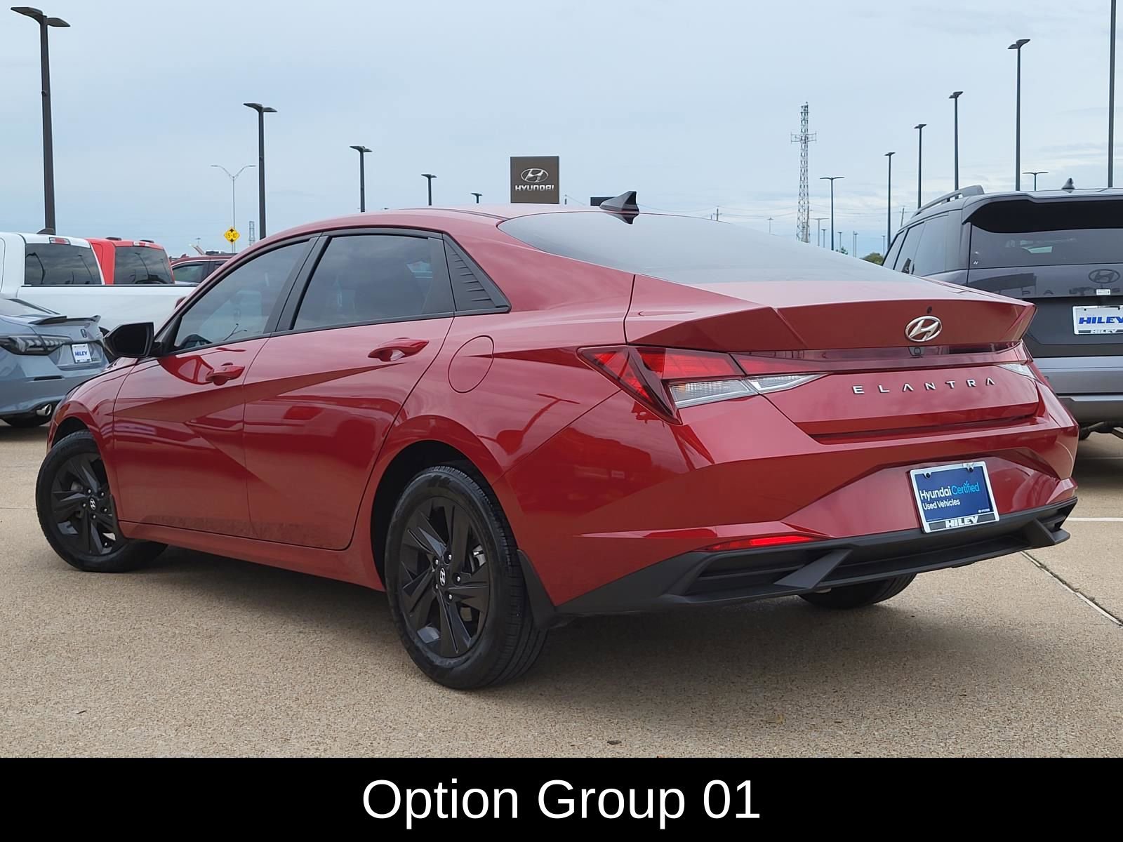 Used 2022 Hyundai Elantra SEL FWD image 3