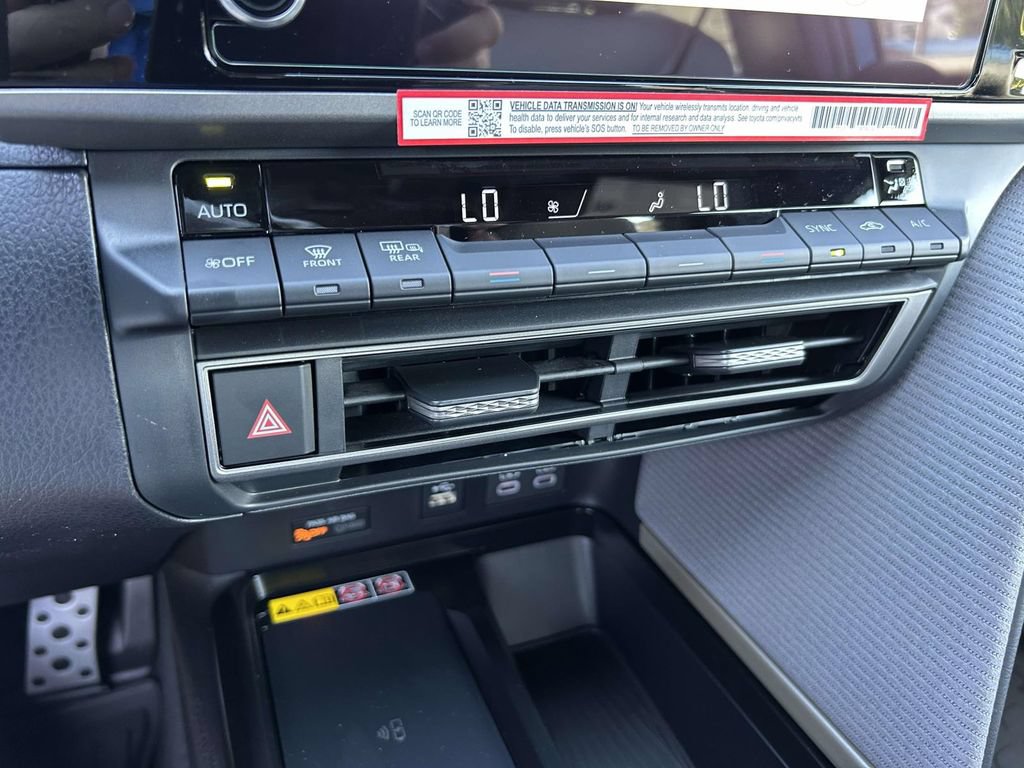 New 2026 Toyota Camry Hybrid FWD image 23