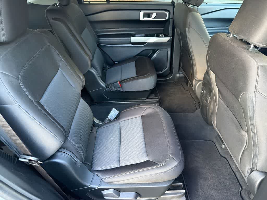 Used 2023 Ford Explorer XLT RWD image 16