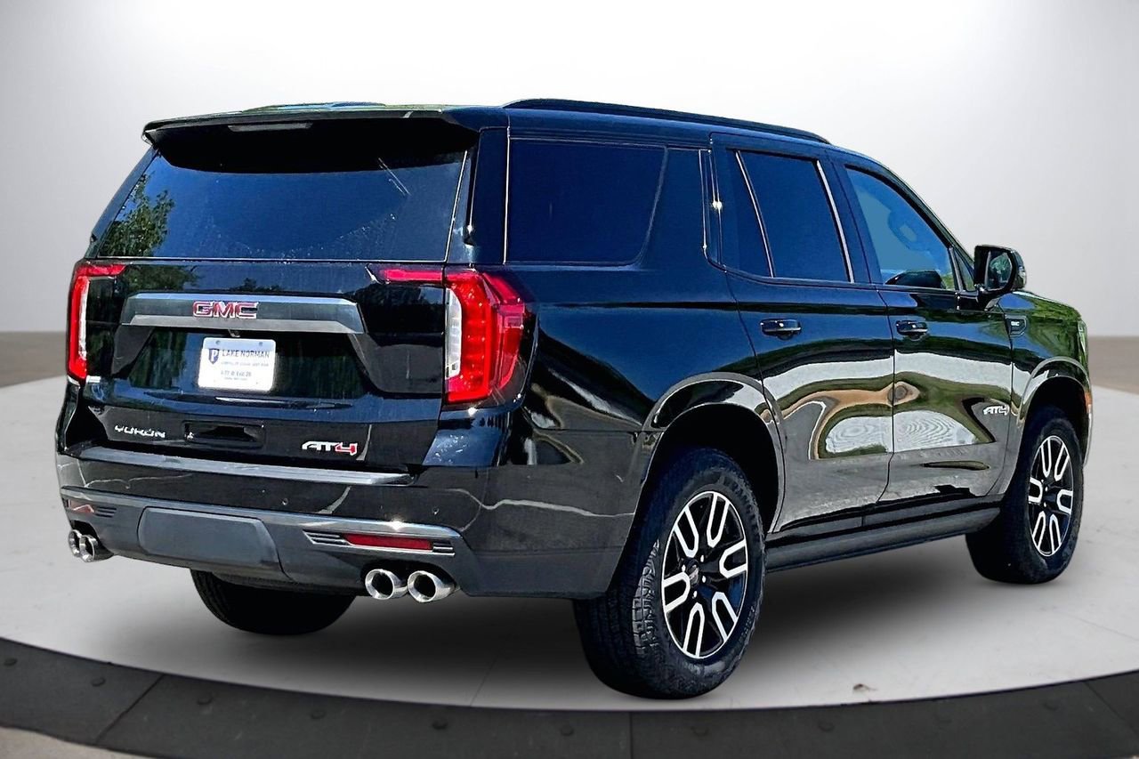 Used 2024 GMC Yukon AT4 w/ AT4 Premium Package AWD/4WD image 9