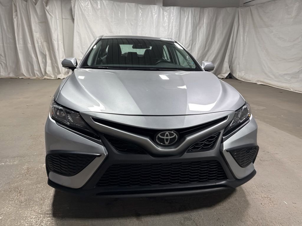 Used 2024 Toyota Camry SE image 2