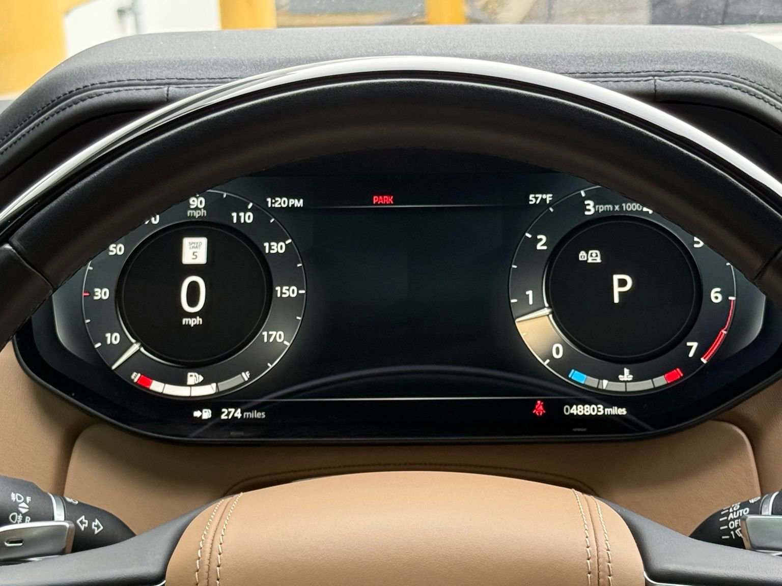 Used 2023 Land Rover Range Rover Long Wheelbase SE image 42