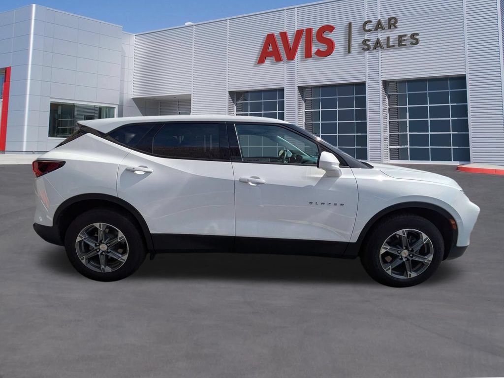 Used 2025 Chevrolet Blazer LT FWD image 5