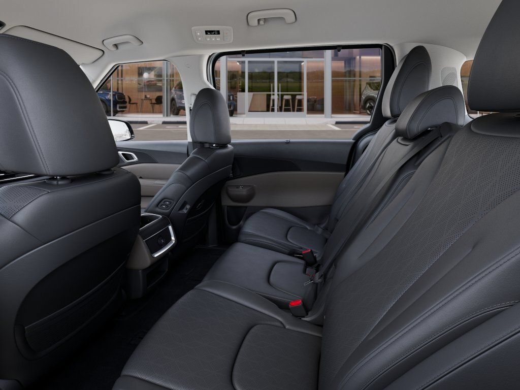 New 2027 Kia Carnival EX FWD image 18