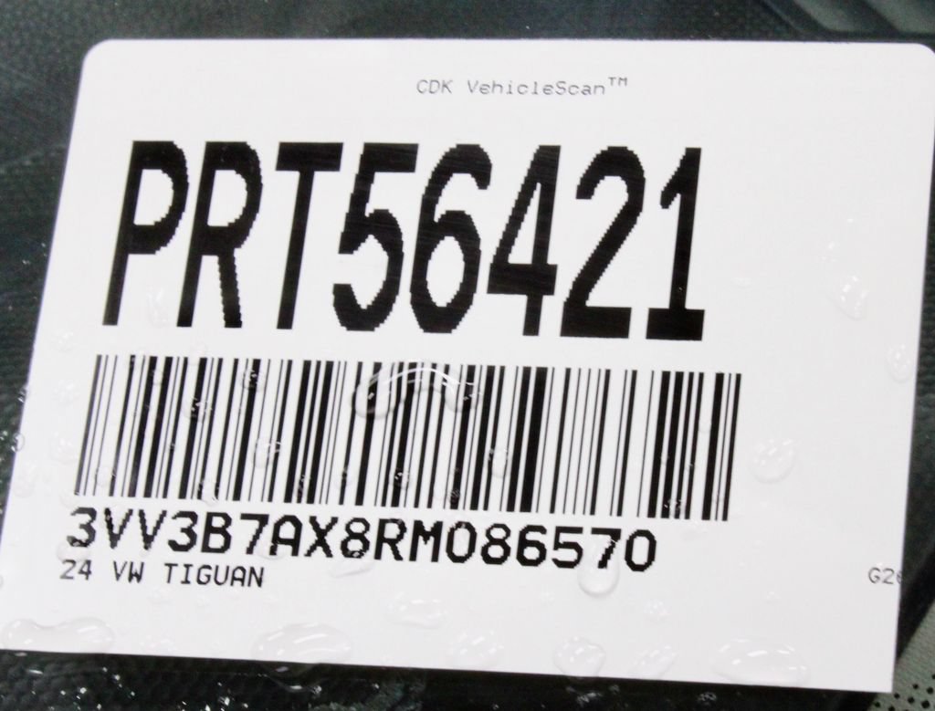 Used 2024 Volkswagen Tiguan SE FWD image 33