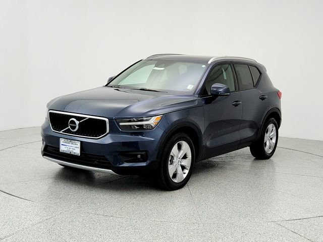 Used 2021 Volvo XC40 T5 Momentum w/ Premium Package