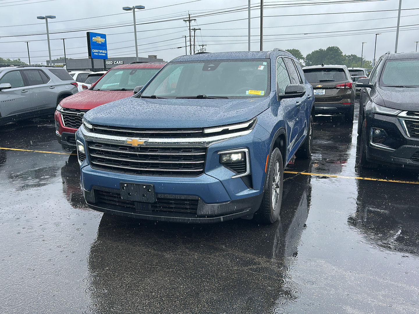 Used 2024 Chevrolet Traverse LT w/ Trailering Package AWD/4WD image 5