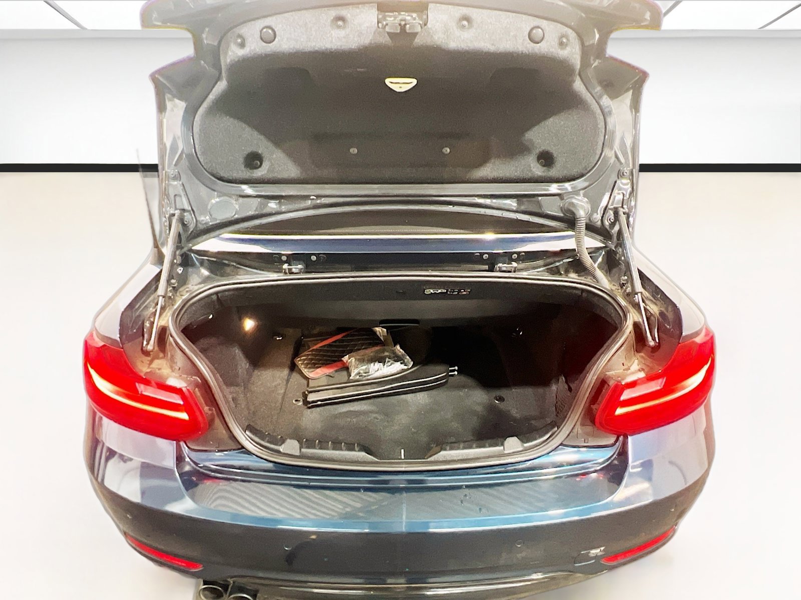 Used 2017 BMW 230i Convertible RWD image 17