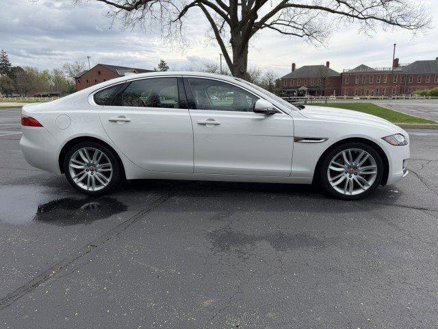 Used 2018 Jaguar XF Prestige AWD/4WD image 8