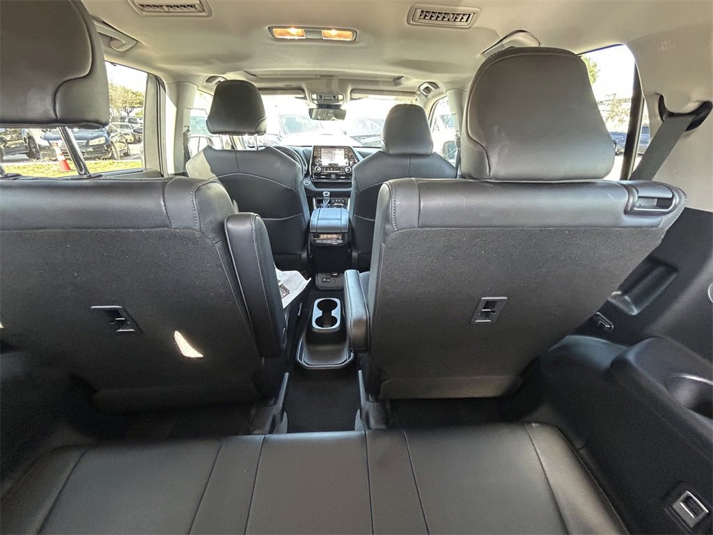 Used 2020 Toyota Highlander Limited image 16