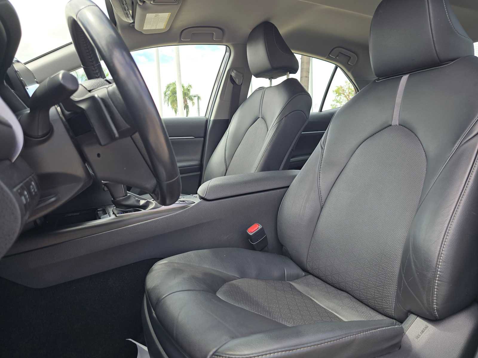 Used 2023 Toyota Camry XSE FWD image 22