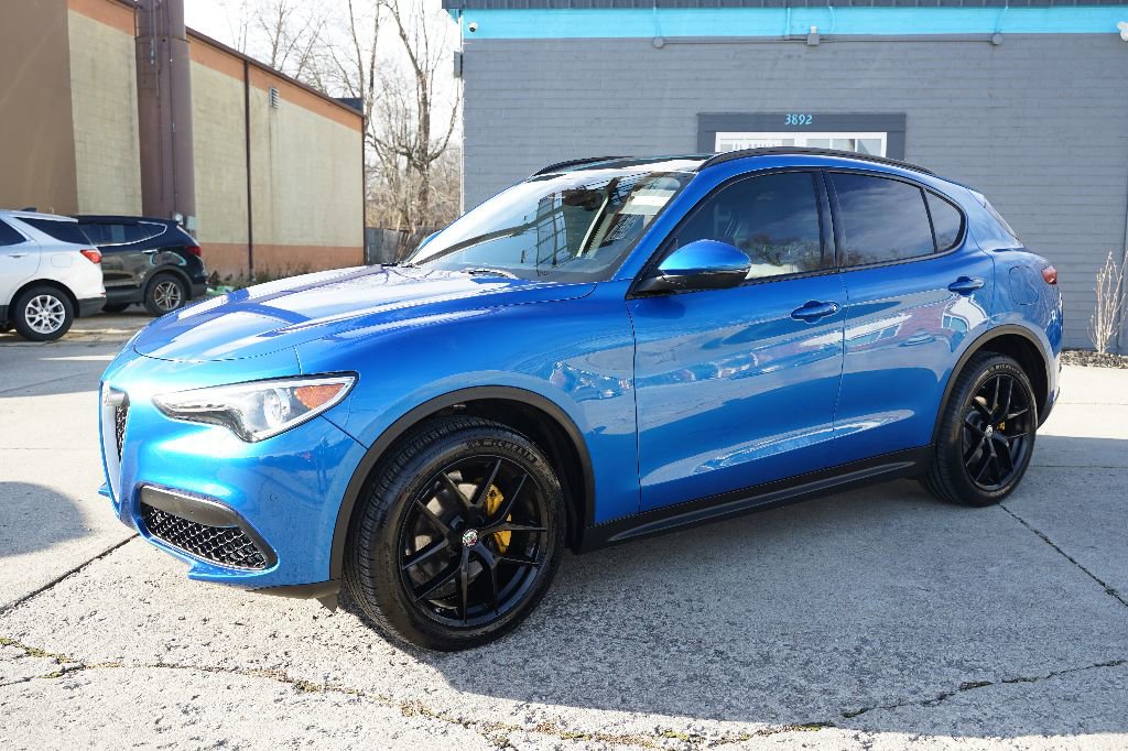 Used 2018 Alfa Romeo Stelvio Ti Sport image 4