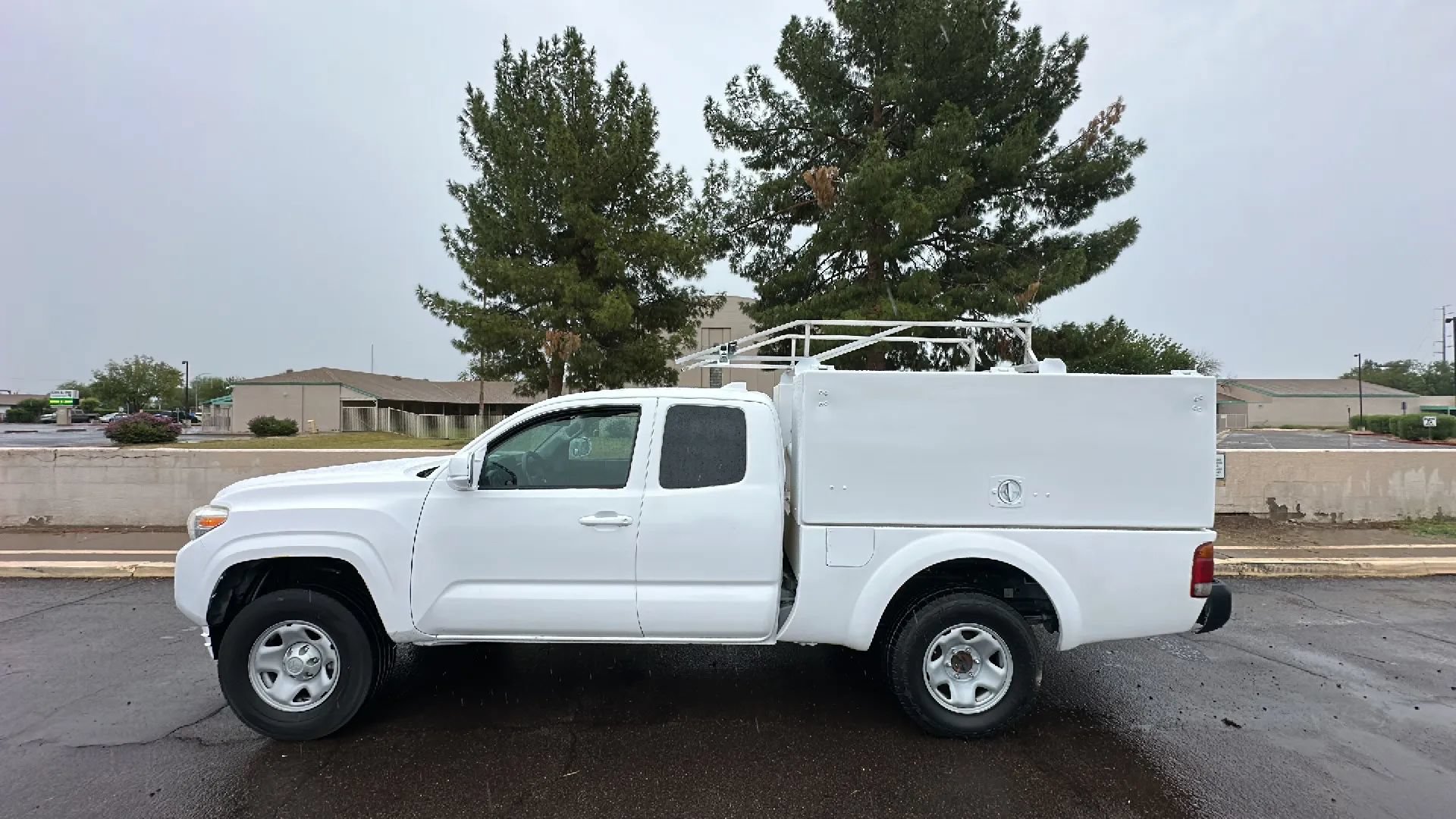 Used 2021 Toyota Tacoma SR RWD image 1