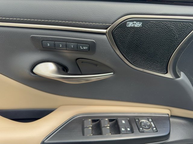 Used 2021 Lexus ES 300h w/ Premium Package FWD image 13
