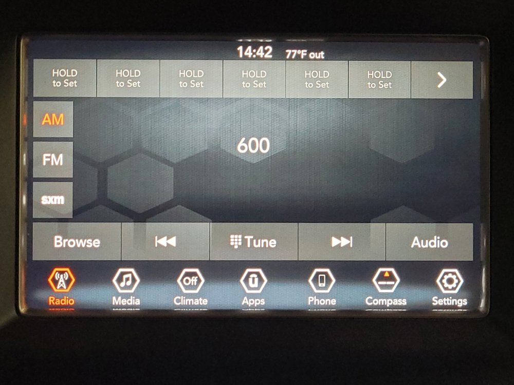 Used 2020 Jeep Grand Cherokee Laredo image 25