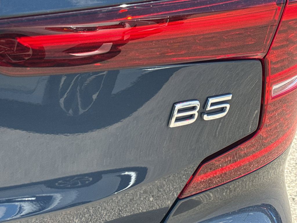 Used 2022 Volvo S60 B5 Inscription FWD image 9