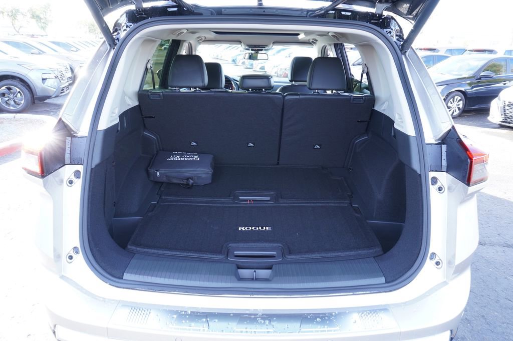 Certified 2025 Nissan Rogue Platinum image 8