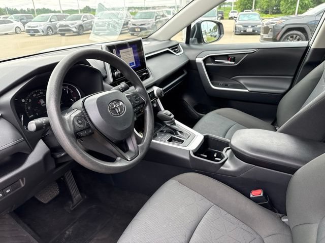 Used 2024 Toyota RAV4 XLE FWD image 4