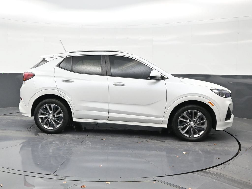 Used 2022 Buick Encore GX Select w/ Sport Touring Package FWD image 6