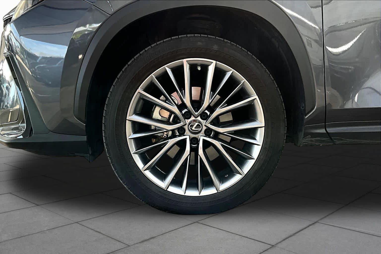 Used 2022 Lexus NX 350 AWD image 11