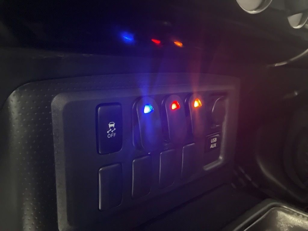 Used 2014 Toyota FJ Cruiser 4WD w/ Convenience Package image 18