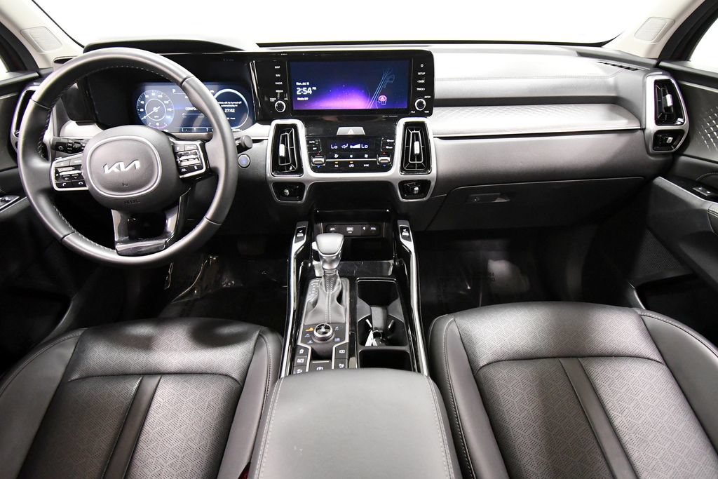 Certified 2023 Kia Sorento SX AWD/4WD image 3