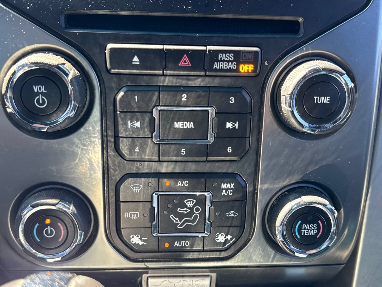 Used 2014 Ford F150 FX4 w/ Equipment Group 402A Luxury AWD/4WD image 23
