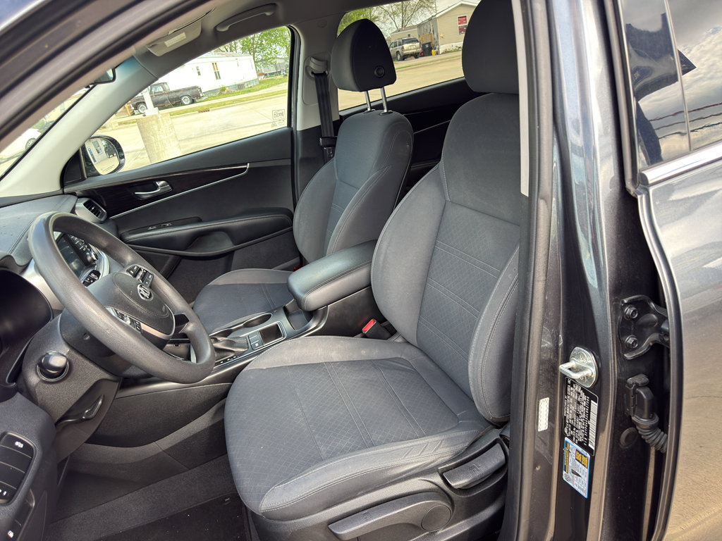 Used 2020 Kia Sorento LX image 8
