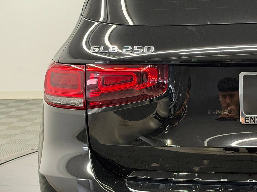 Used 2021 Mercedes-Benz GLB 250 image 13