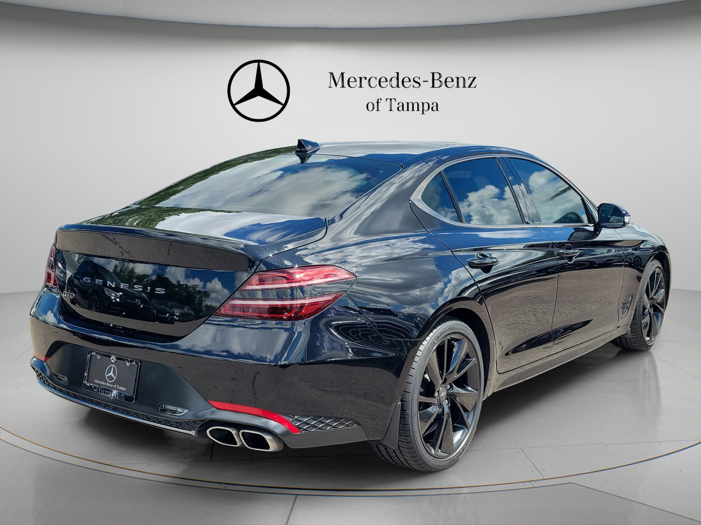 Used 2023 Genesis G70 2.0T w/ Sport Prestige Package RWD image 3