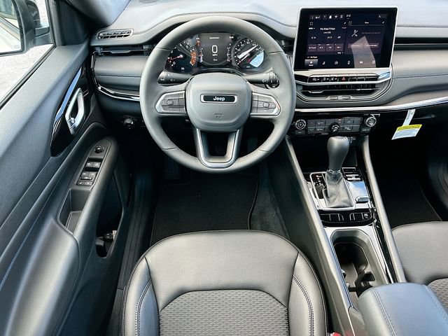 New 2026 Jeep Compass Latitude image 15