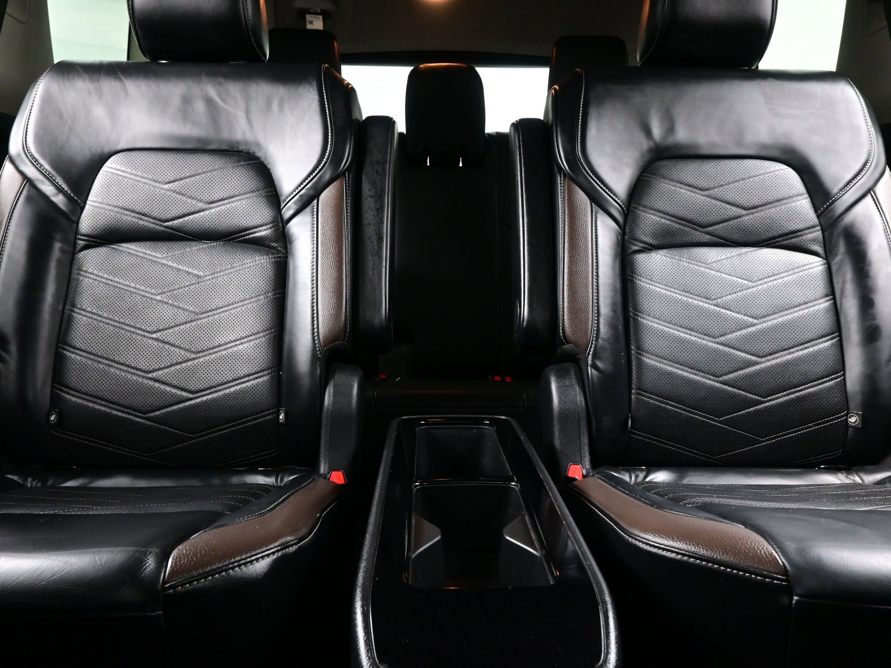 Used 2022 Nissan Pathfinder Platinum w/ Cargo Package image 16