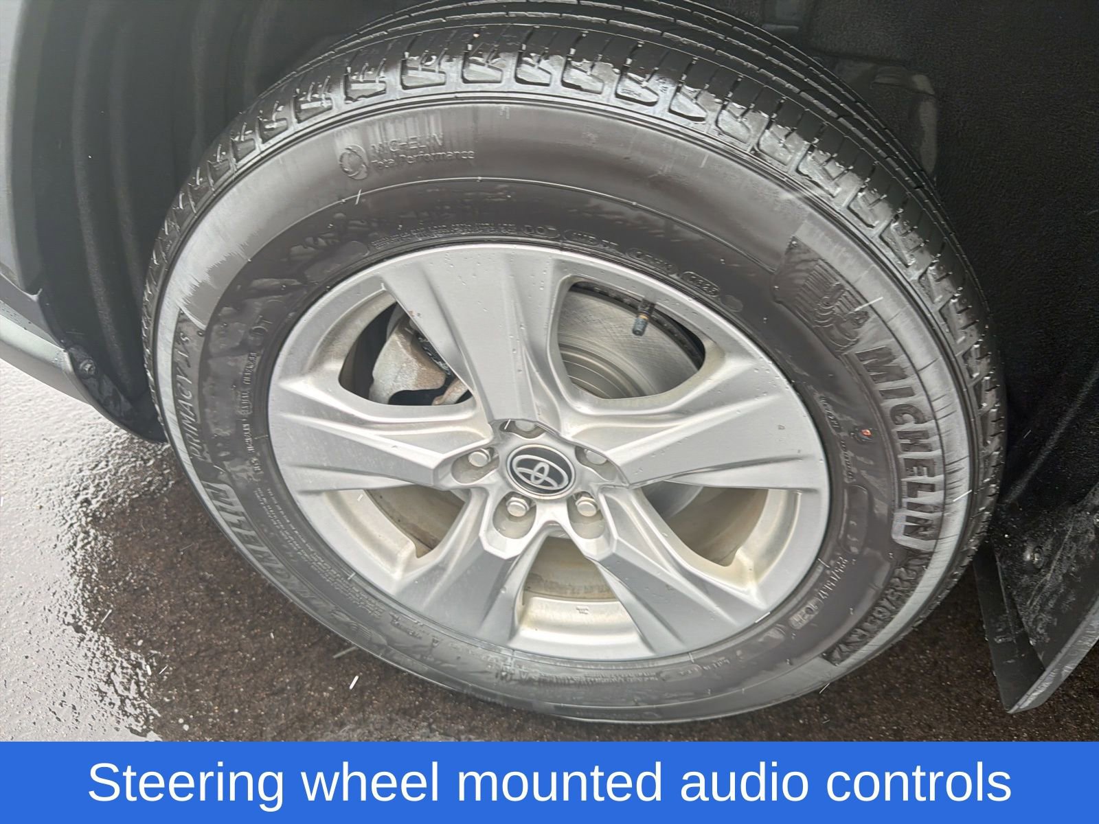 Used 2023 Toyota RAV4 XLE image 28