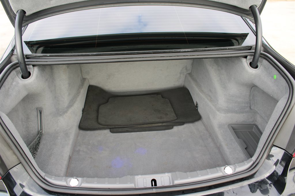 Used 2013 BMW 750i RWD image 32