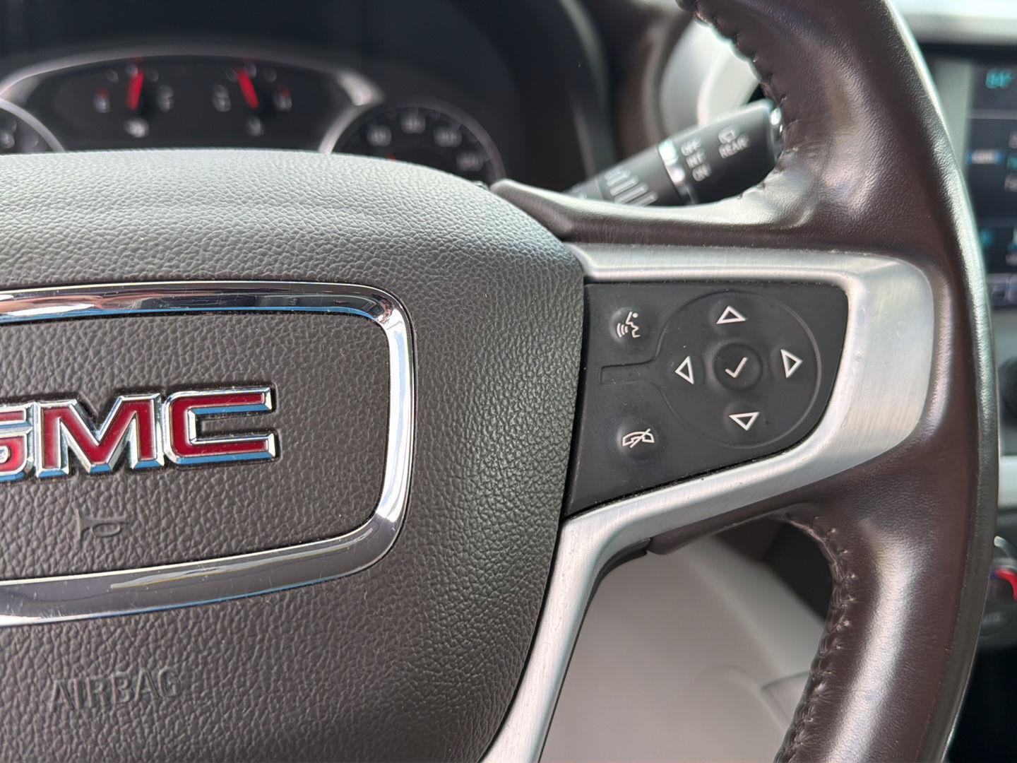 Used 2019 GMC Acadia SLT FWD image 22