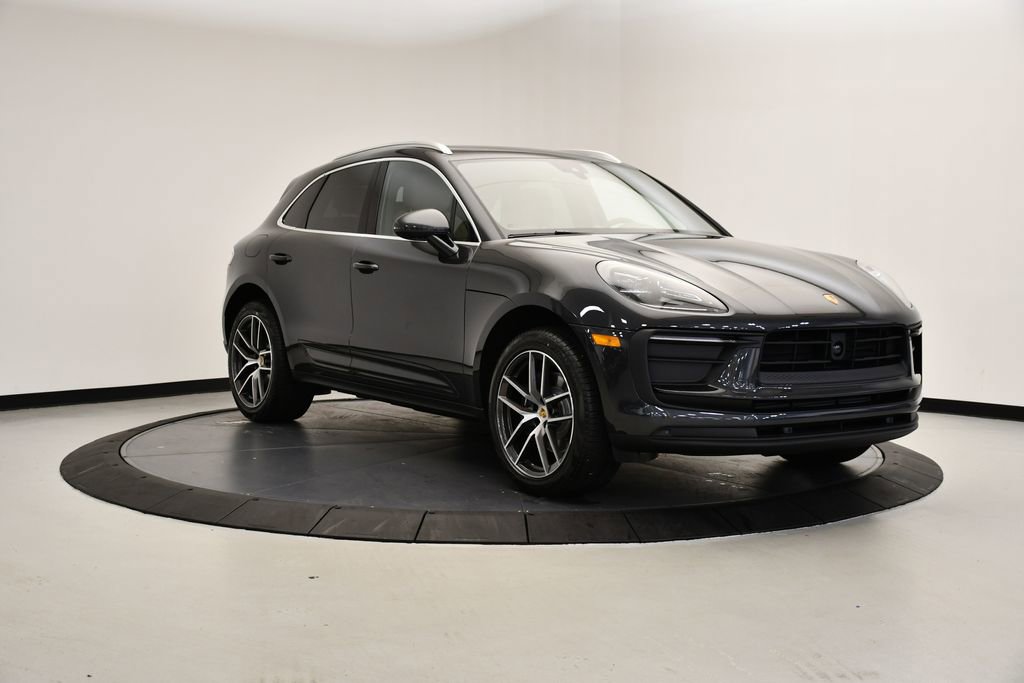 Certified 2025 Porsche Macan image 9
