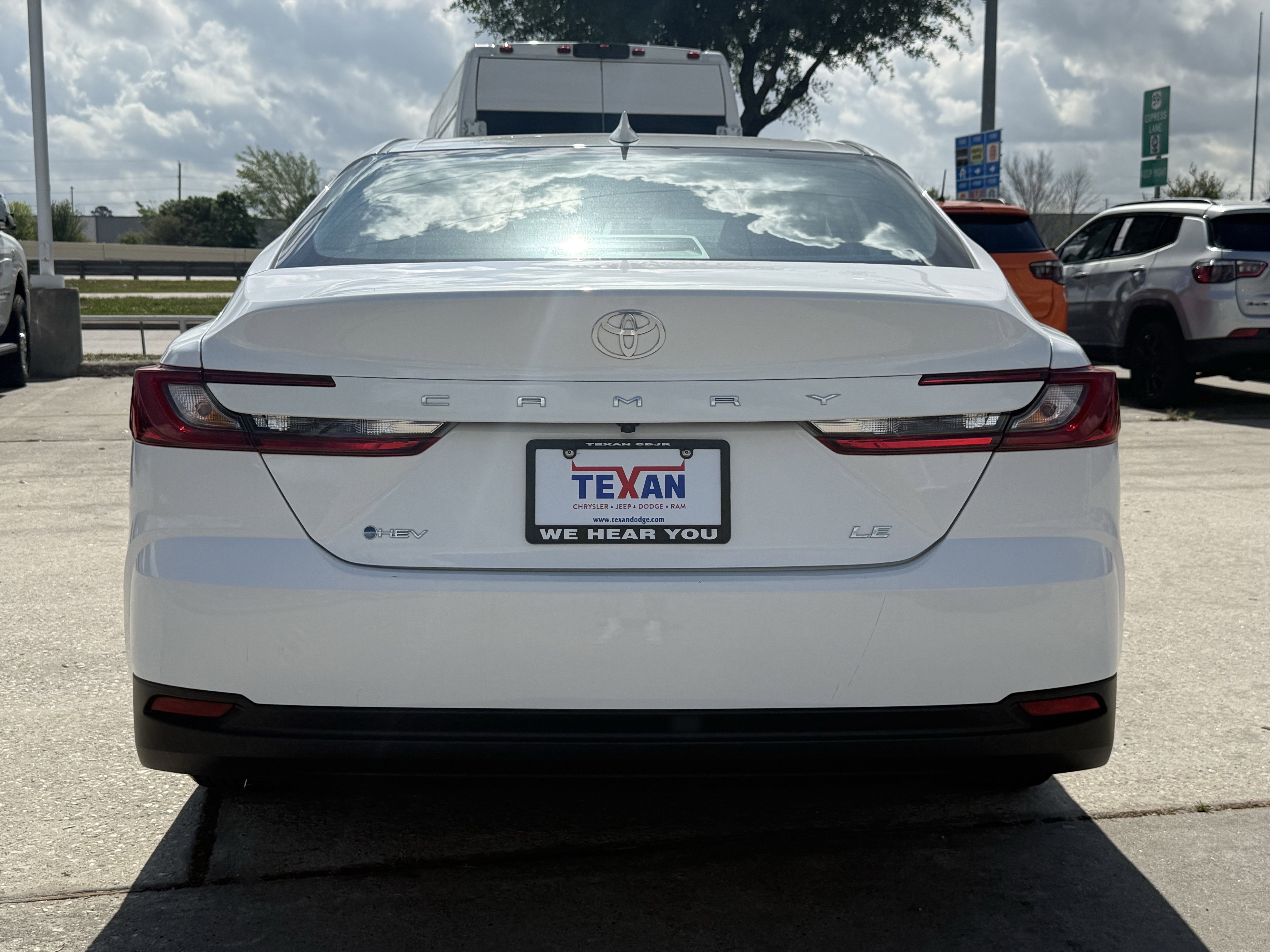 Used 2025 Toyota Camry LE FWD image 6