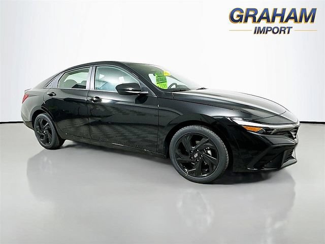Used 2026 Hyundai Elantra Sport FWD image 1