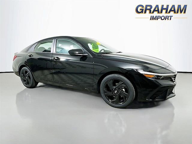 Used 2026 Hyundai Elantra Sport FWD image 1
