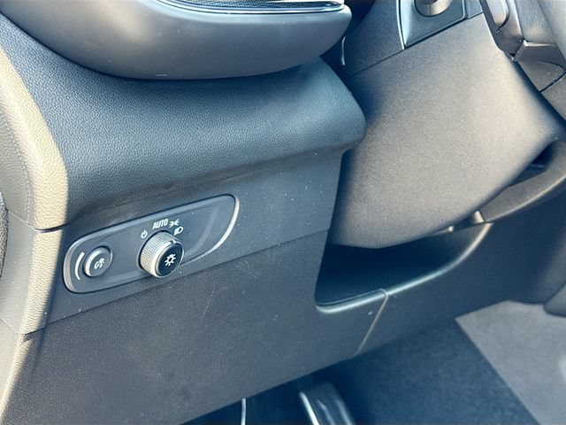 Used 2023 Buick Envision Essence w/ Sport Touring Package FWD image 10