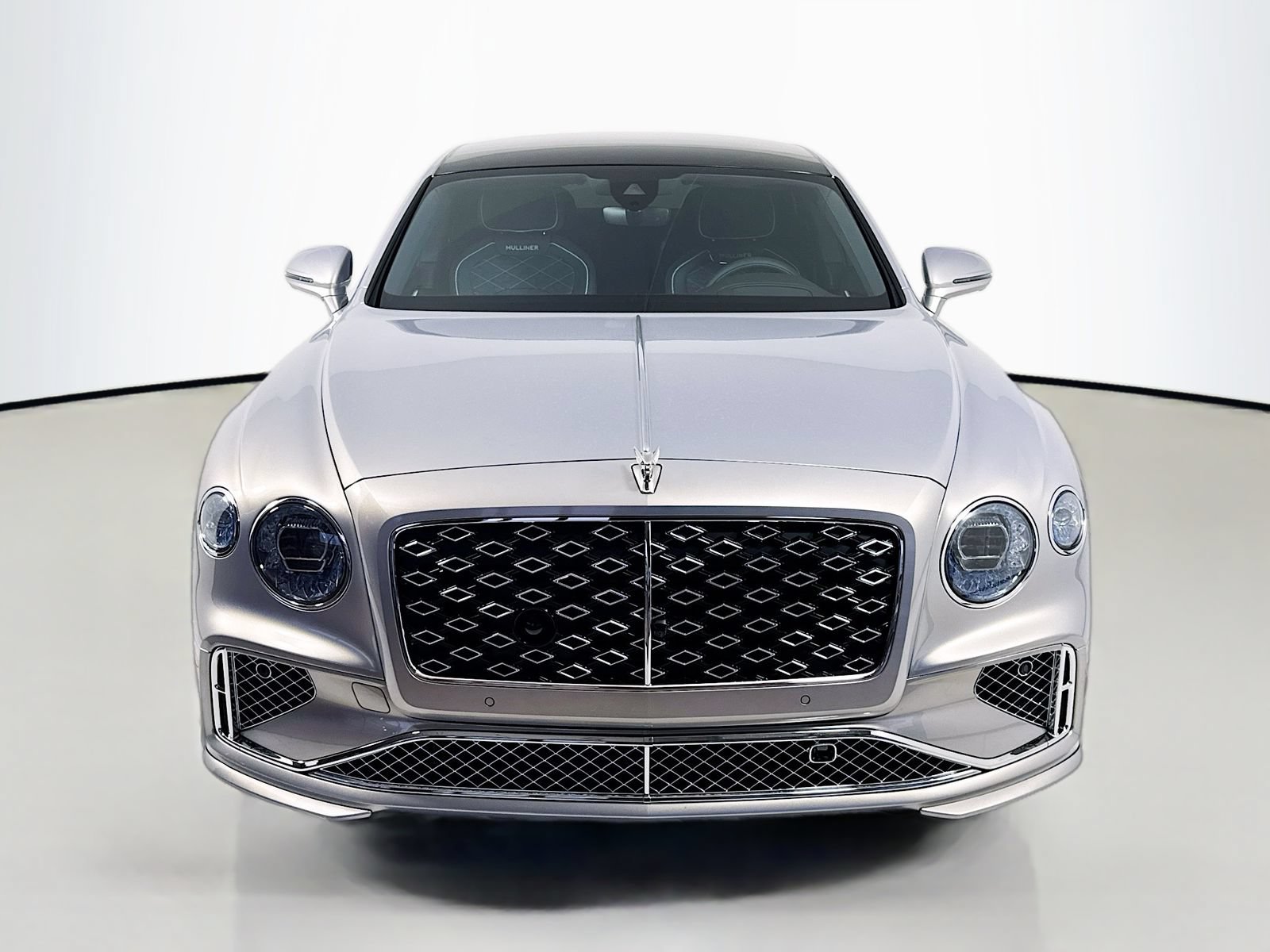 Used 2025 Bentley Flying Spur Plug-In Hybrid AWD/4WD image 2