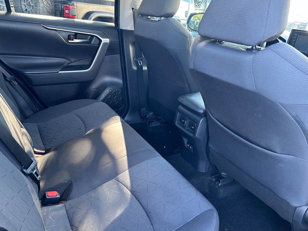 Used 2021 Toyota RAV4 XLE w/ Convenience Package FWD image 32