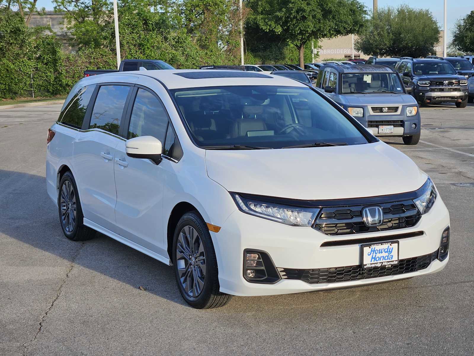 Used 2026 Honda Odyssey Touring image 3
